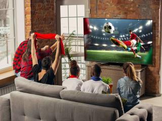 Menikmati pertandingan sepak bola dengan Sharp LED terbaru 