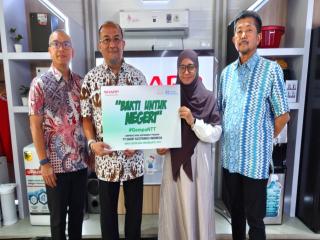 Sharp berikan donasi untuk warga terdampak di NTT