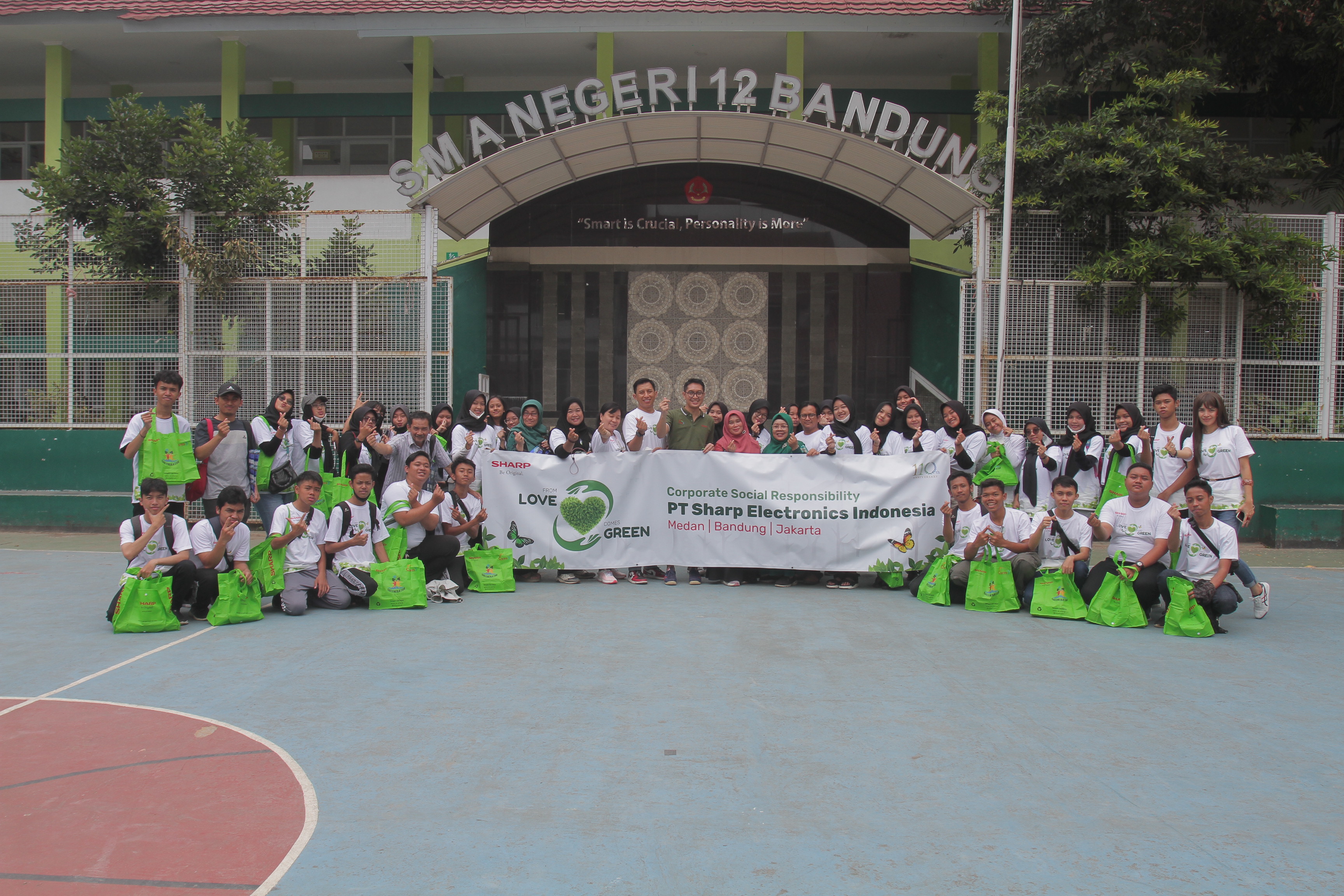 Sharp Ecobition di SMAN 12 Bandung