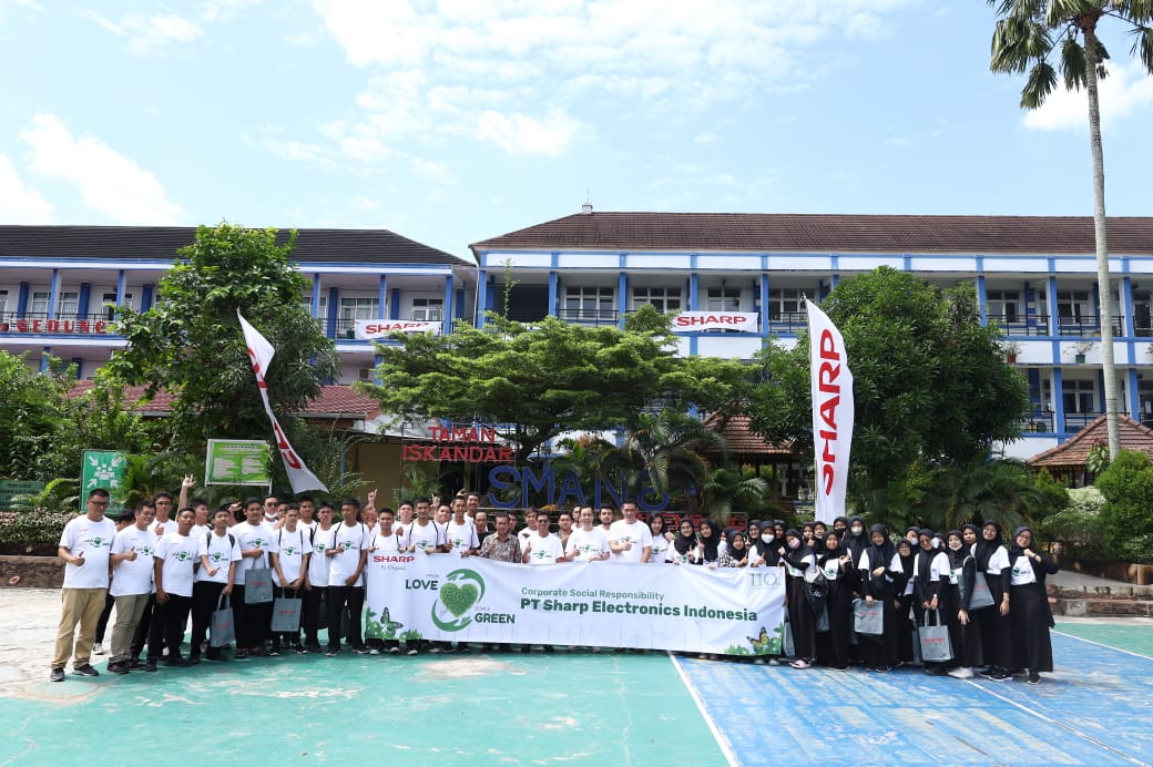 Sharp Ecobition Workshop di SMAN 6 Palembang