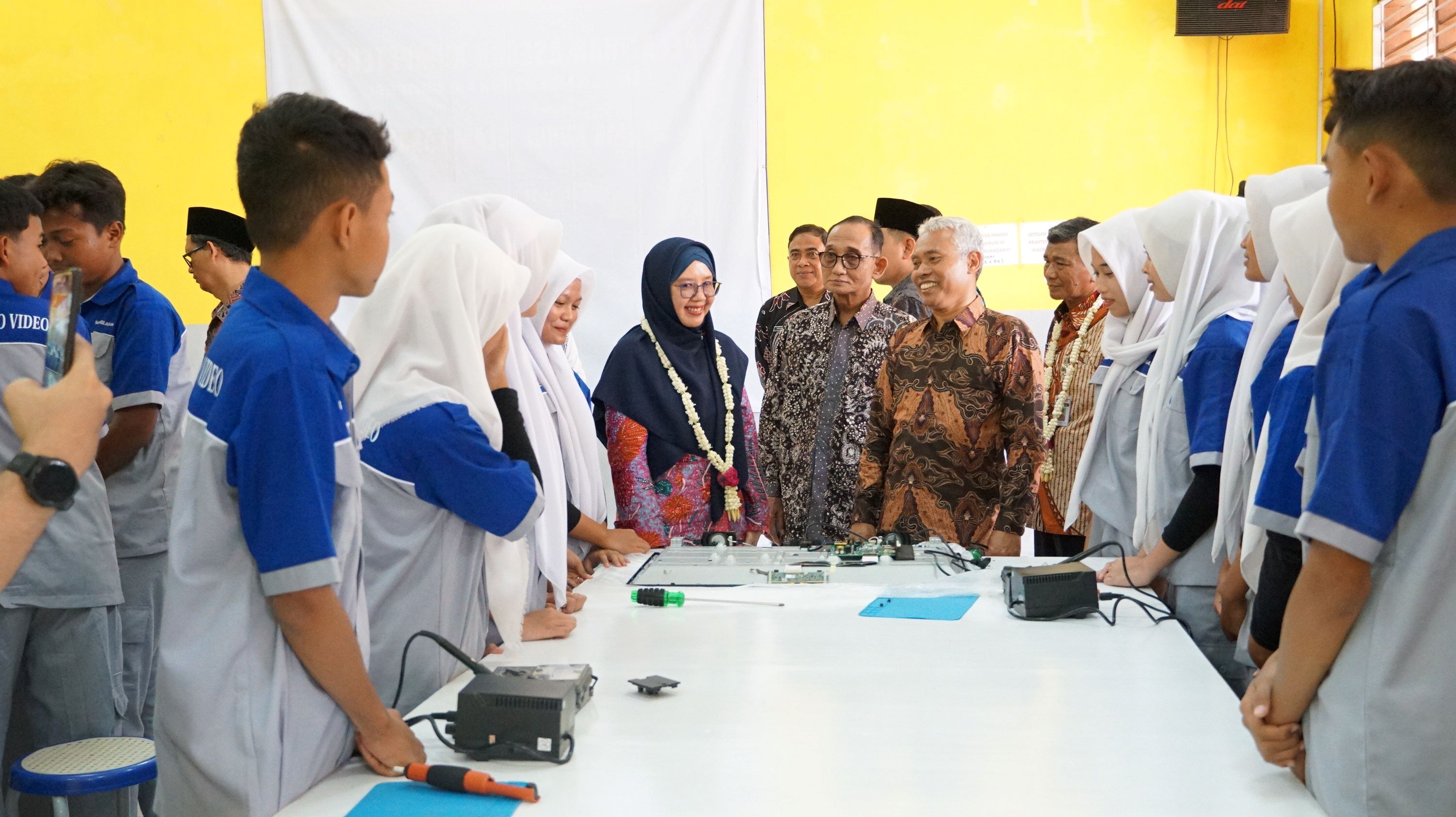 Sharp Class di SMK Nurul Islam Larangan 